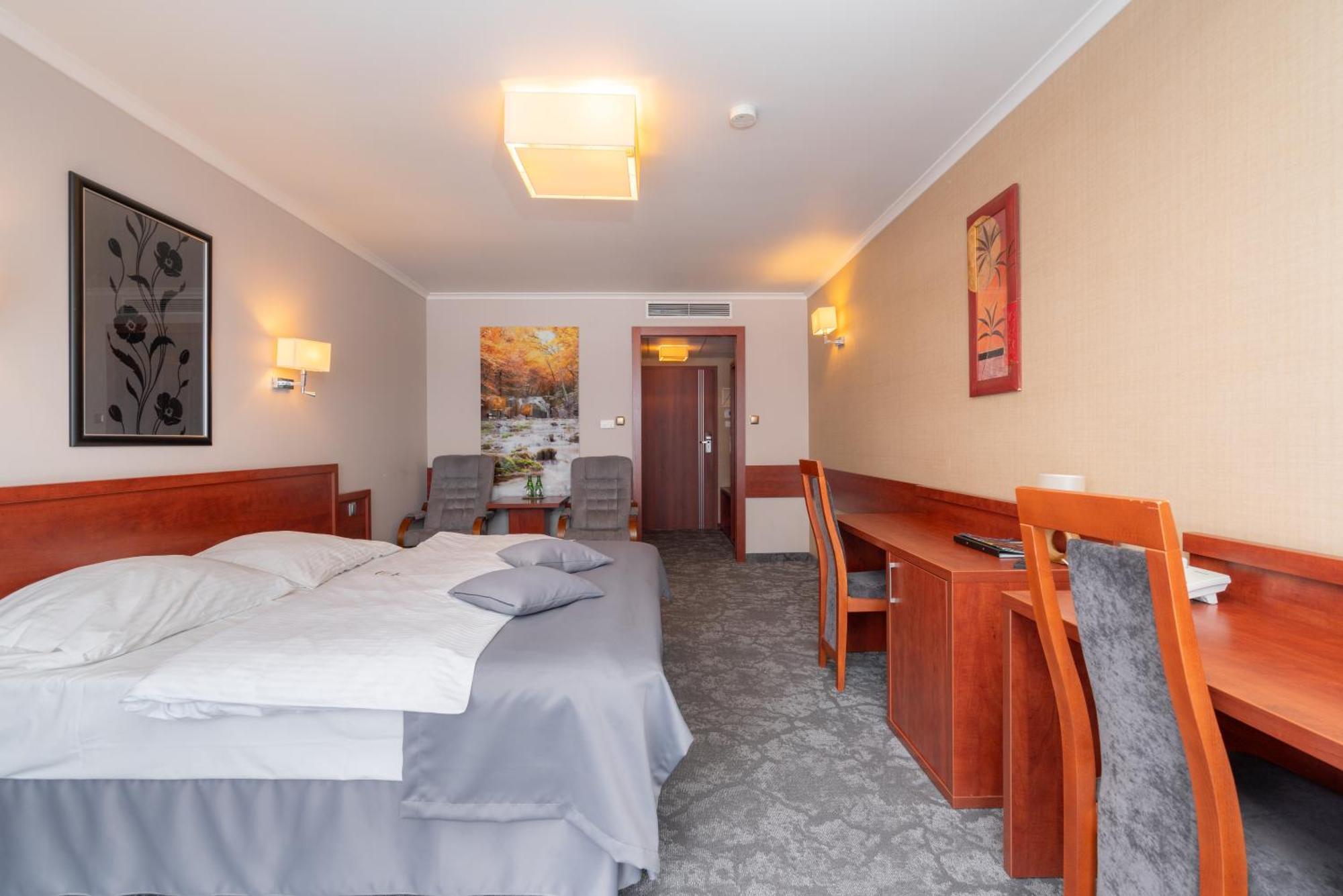 Hotel Badura Wadowice Exterior foto